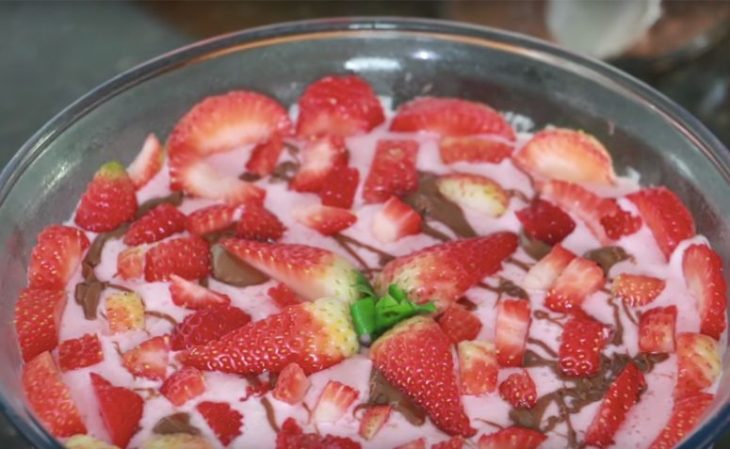 Mousse de morango 14 receitas simples e irresistíveis a fruta