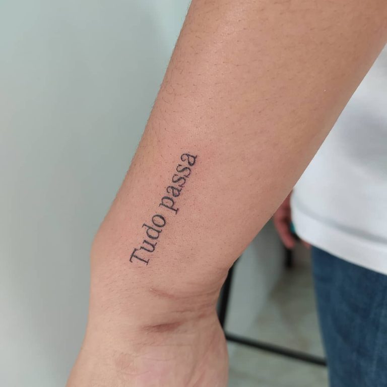 Tatuagem tudo passa 80 ideias para usar como inspiração