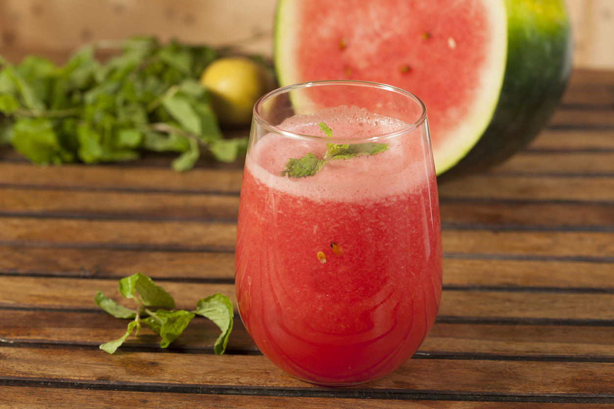 Suco de melancia: 10 receitas refrescantes para saborear a qualquer momento
