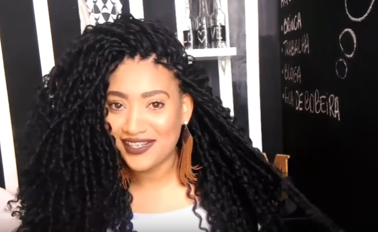 Tranças chanel: fotos e tutoriais que vão te incentivar a aderir ao visual   Box braids hairstyles, Braided hairstyles, Braided hairstyles for black  women