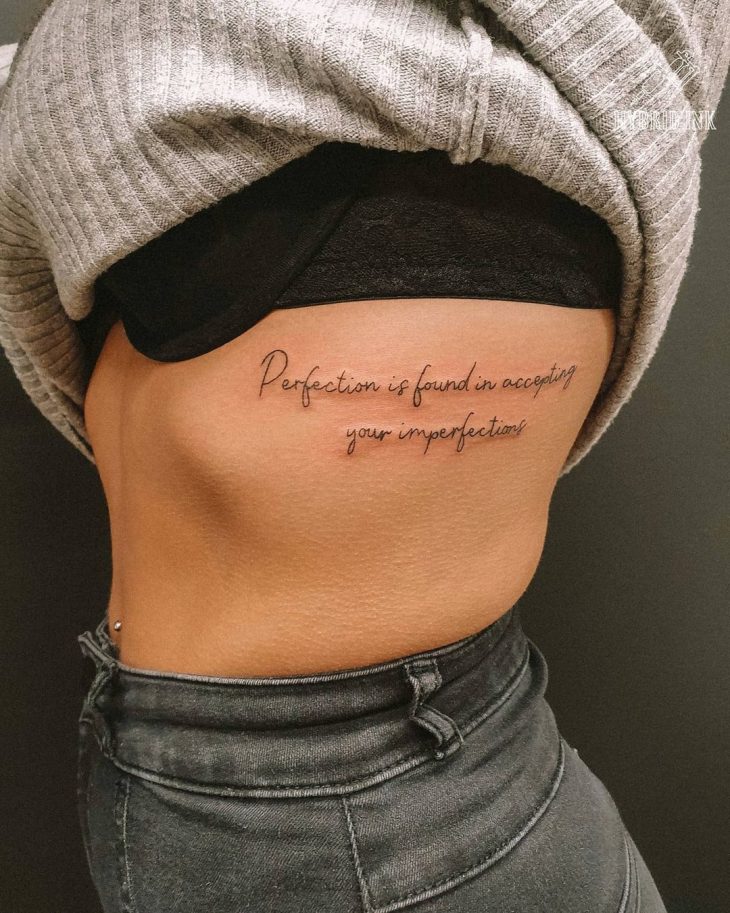 Tatuagem De Frase Na Costela 50 Fotos Para Você Tatuar Agora Mesmo